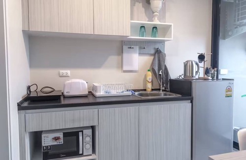 Khlong Kum Condo | Cozy 1-bedroom condo near MRT and Malls