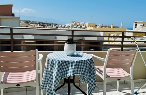 Rethymno Apartment | Cozy 1-bedroom apartment in the front of Rethymno's beach