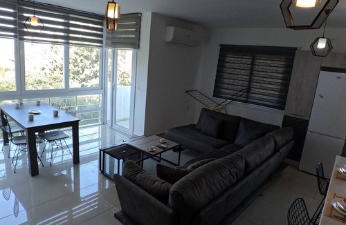 Karakum Apartment | Cozy 2-bedroom apartment with AC and WiFi in brilliant Kyrenia District