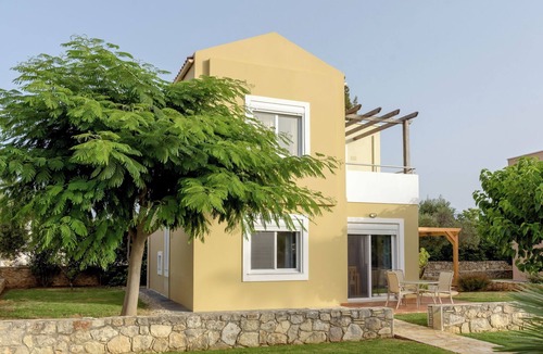 Chorafakia Villa | Cozy 2-bedroom Villa Mentha, Beautiful Garden&Refreshing Pool, Fast Wi-Fi,AC