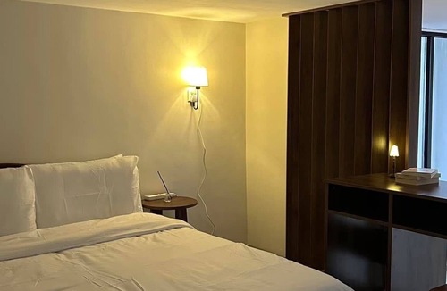 Tuol Kouk Hotel | Cozy and warm 1-bedroom hotel with AC in the middle of Phnom Penh city