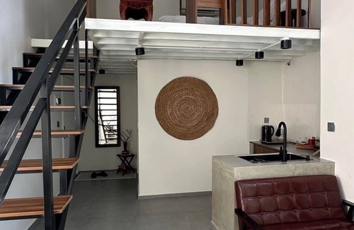 Tuol Kouk Hotel | Cozy and warm 1-bedroom hotel with AC in the middle of Phnom Penh city