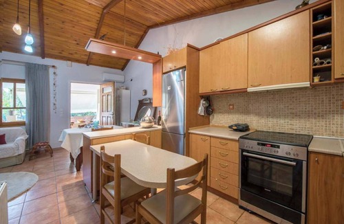 Marousi House | Cozy Apartment In Marousi