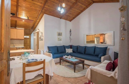 Marousi House | Cozy Apartment In Marousi