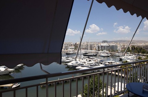 Pasalimani Apartment | Cozy apartment with full view Marina Zeas!