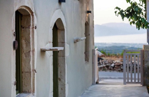 Kastellos House | Cozy holiday home in Cretan country style