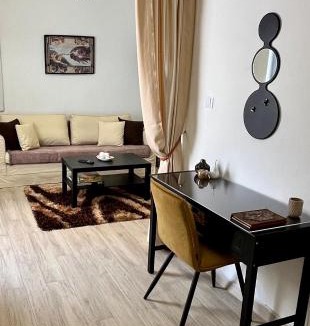 Irakleio Apartment | Cozy house with backyard at Iraklio Attikis