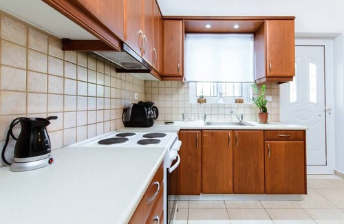 Galatas Apartment | Cozy Nikola's Vineyard Apartment Ground Floor