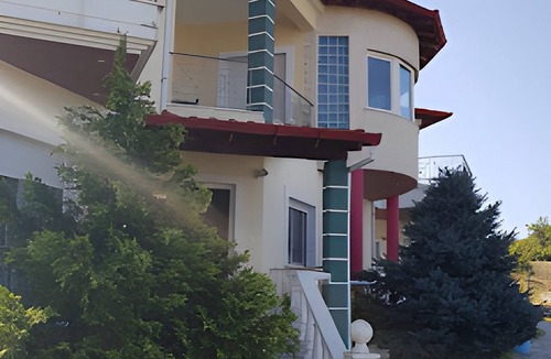 Edessa Apartment | Cozy Retreat in Lake Vegoritida, Greece