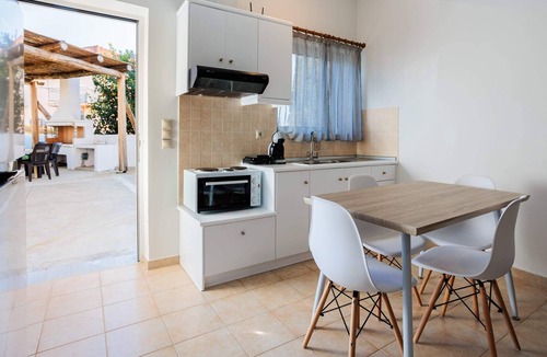 Nea Koroni House | Cozy Seaside Cocoon - Ideal Sunny Escape
