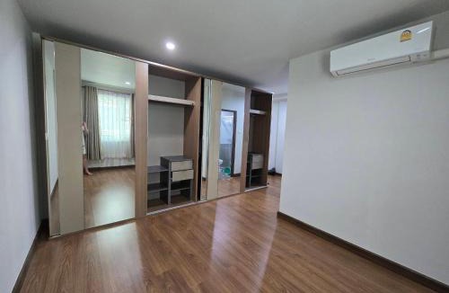 Lat Krabang Villa | Cozy Stay near Airport