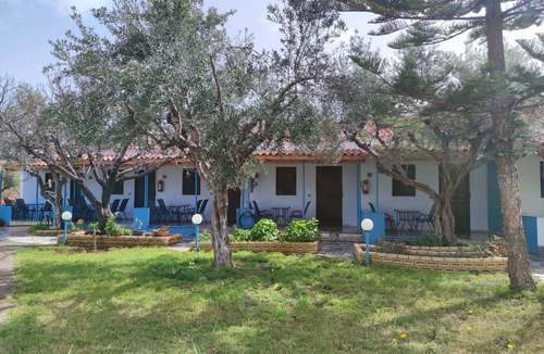 Pylos-Nestoras House | Cozy Summer Retreat - Perfect Location & BBQ