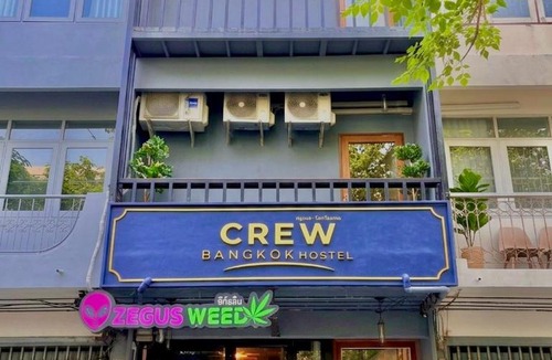 Arun Amarin Hostel | Crew Bangkok Hostel