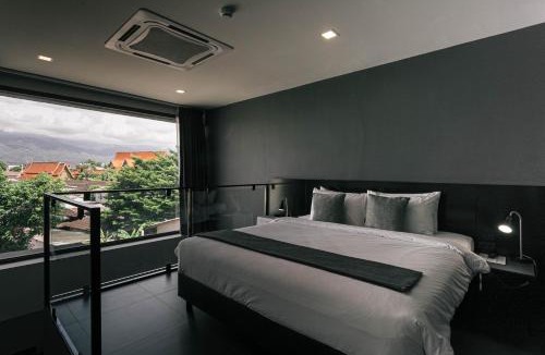 Wua Lai Hotel | CREW Hotel