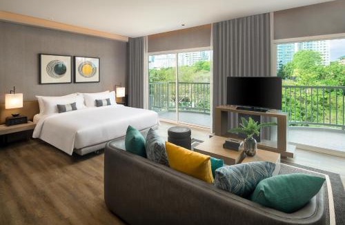 Pratumnak Hill Hotel | Cross Pattaya Pratamnak