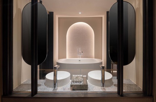 Pratumnak Hill Hotel | Cross Pattaya Pratamnak