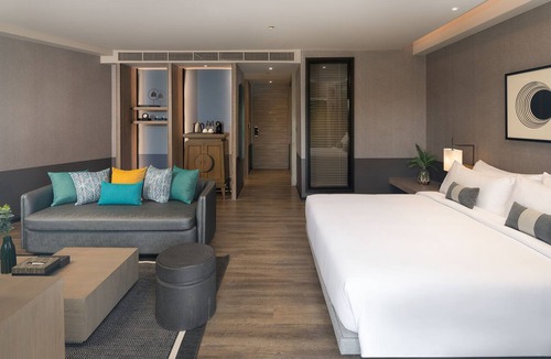 Pratumnak Hill Hotel | Cross Pattaya Pratamnak