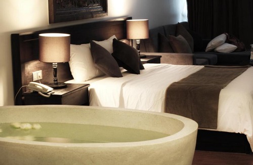 Daun Penh Hotel | Crystal Blue boutique Hotel