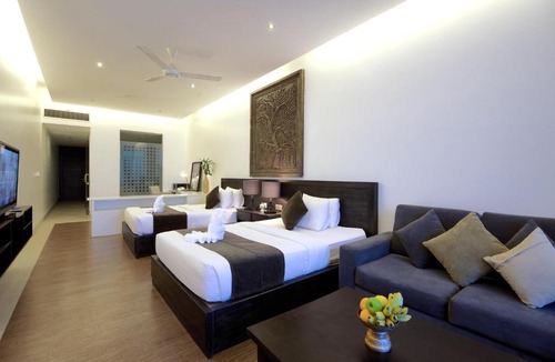Daun Penh Hotel | Crystal Blue boutique Hotel
