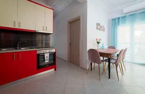 Nikaia Apartment | Cuka apartment 3BD nexto to metro and Piraeus Port