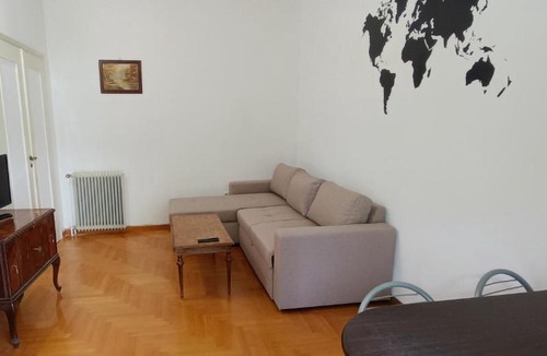 Agia Paraskevi Apartment | Dafni's Super Home