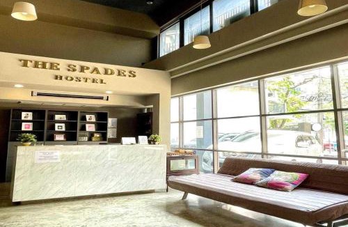 Thanon Phetchaburi Hotel | Dancenter The Spades Hostel
