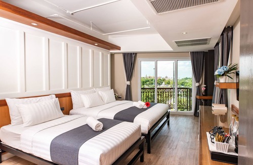 Talat Yot Hotel | Dang Derm in The Park Khaosan