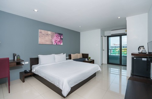 Nong Bon Hotel | De Botan Srinakarin Hotel & Residence