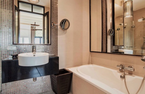 Thapae Hotel | De Chai Colonial Hotel & Spa