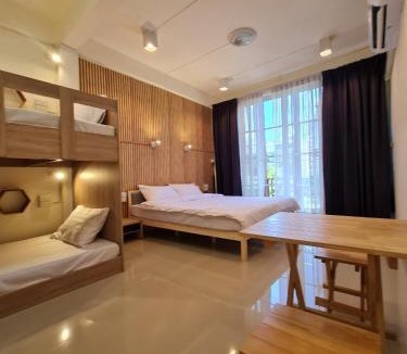 Ratchathewi Hostel | De Chalet