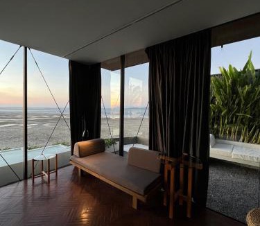 Saladan Villa | DEEPSPACE cabin on Quiet Beach