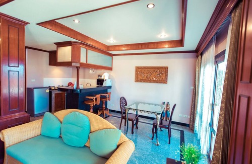 Patong Apartment | Deluxe apartment in residence.