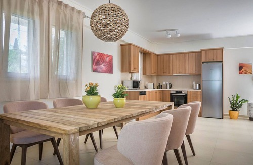 Karavomylos Villa | Deluxe Kefalonia Apartment | Apartment Corali | 3 Bedroom | Pool | Sea View |.