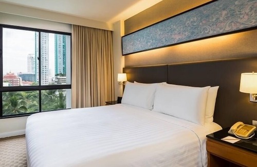 Chong Nonsi House | Deluxe One-Bedroom Suite Room Only