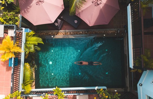 Downtown Siem Reap Hotel | Deluxe Pool view with Breakfast - 02 minutes to Old market area - Free Pick Up