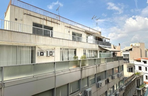 Kaisariani Apartment | Deluxe Queen or 2 Single Beds - R4 with balcony