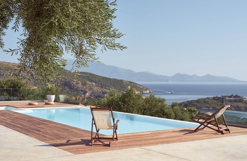 Skinaria House | Deluxe secluded villa with Infinity pool, Jacuzzi and breathtaking sea view.