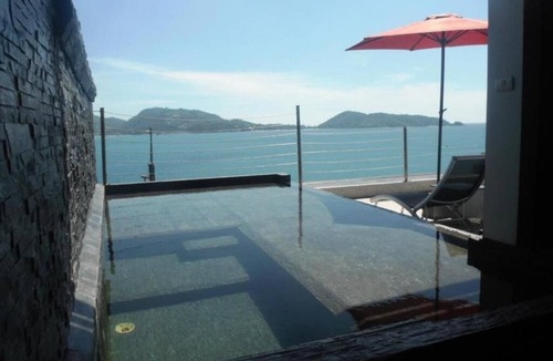 Patong Resort | Deluxe Suite with Jacuzzi in Patong (B)