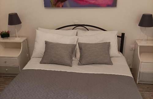 Acharavi Apartment | Demy's Studio