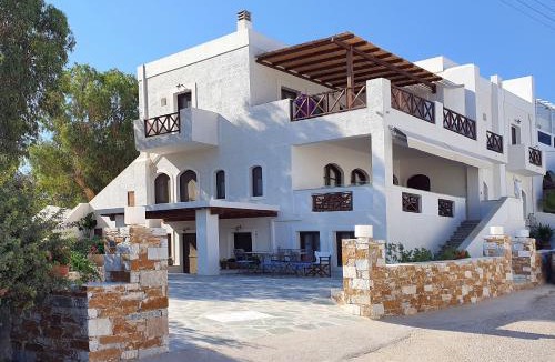 Galissas Apartment | Dendrinos House