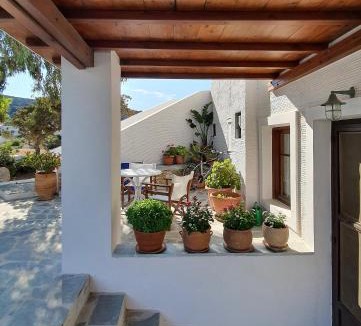 Galissas Apartment | Dendrinos House
