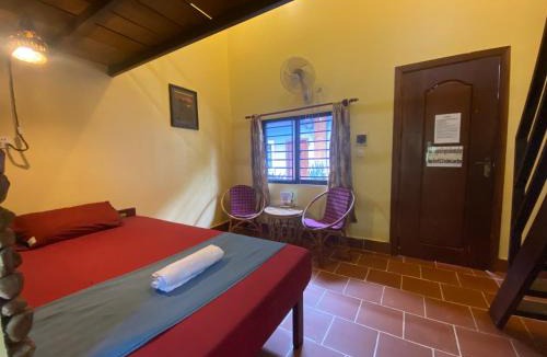 Kampot House | Derm Svay Guesthouse - yoga & cafe