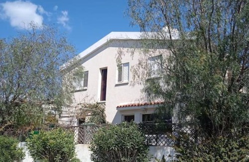 Mazotos Villa | Detached 3 bedroom villa recently refurbished, only 1200 metres from the sea