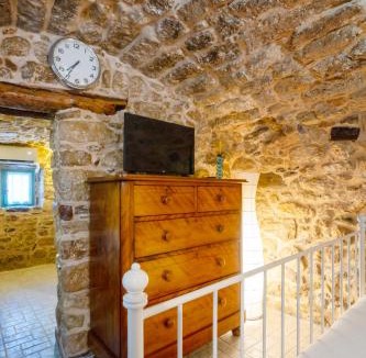 Piskokefalon House | Diamante Stone House