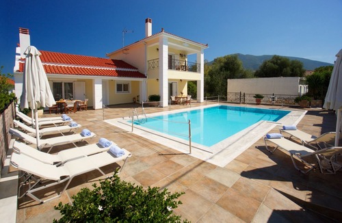 Karavomylos Apartment | DIAMANTO COMPLEX SUPERIOR APARTMENT With Shared Pool, Sea And Mountain Views