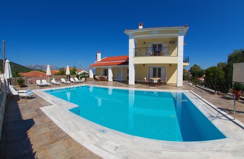 Karavomylos Apartment | DIAMANTO COMPLEX SUPERIOR APARTMENT With Shared Pool, Sea And Mountain Views