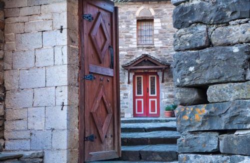 Mikro Papigko House | Dias Guesthouse