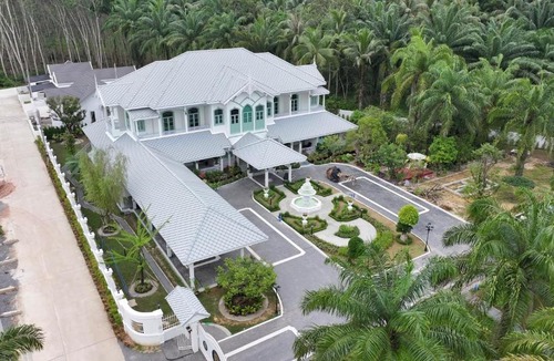 Khlong Thom Hotel | Dinnano Pool Villa & Family Resort Krabi