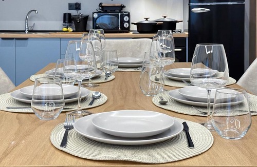 Filopappou Apartment | Dione Family Apartment for 6 near Acropolis & Philopappou