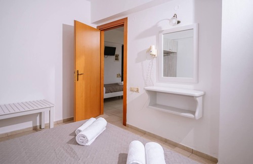 Stalida Hotel | Dionysos Apartments and Studios
